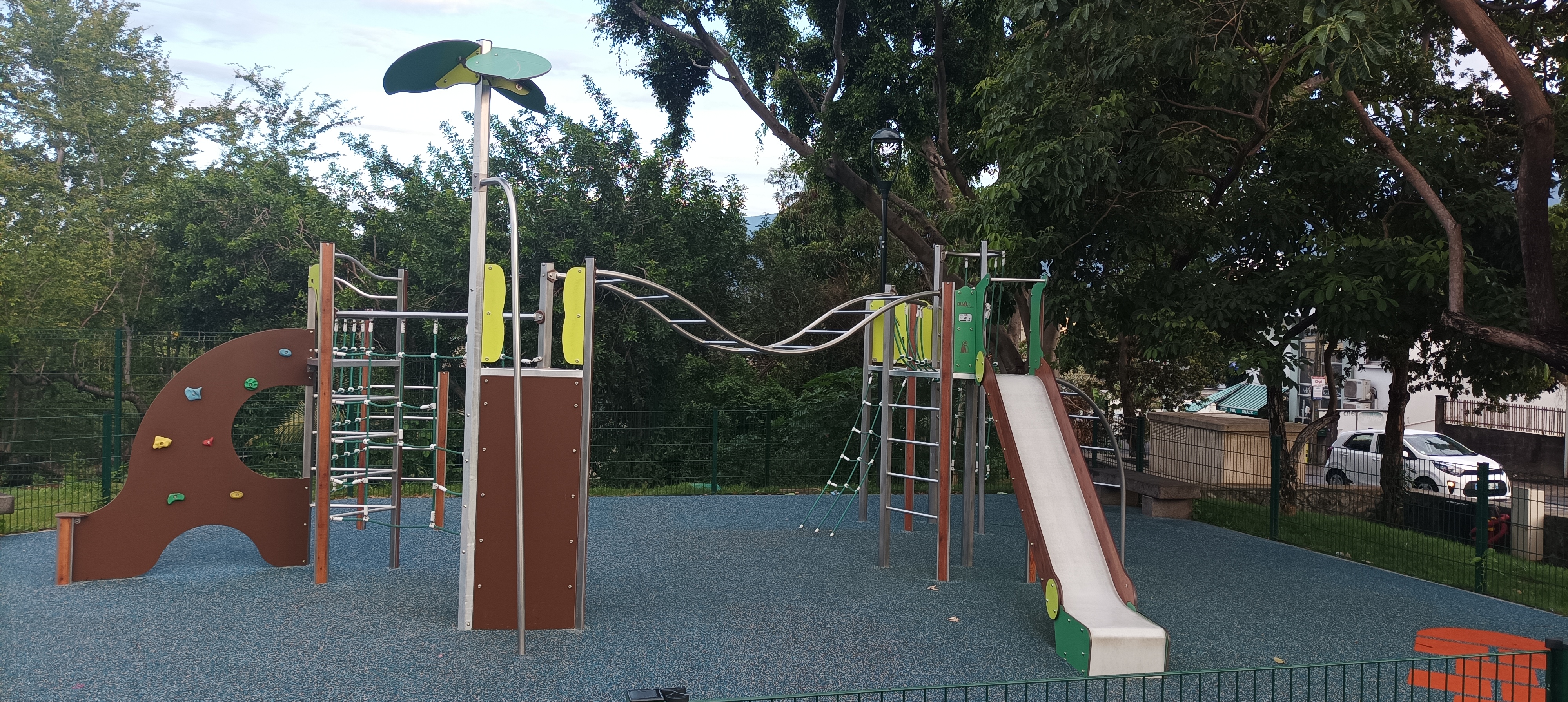 Aire de Jeux - Eglise Ligne Paradis