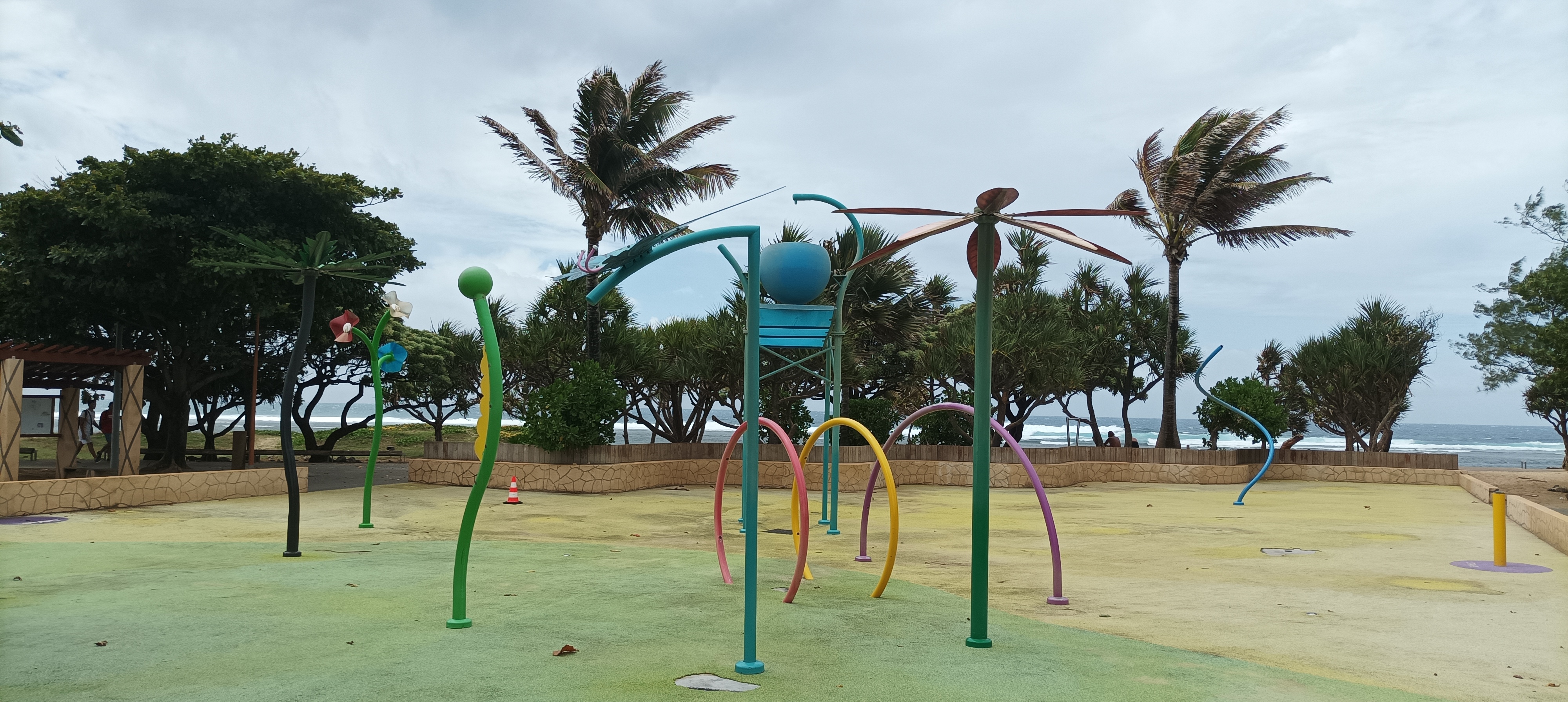 Jeux d'eau - Plage de Saint-Pierre