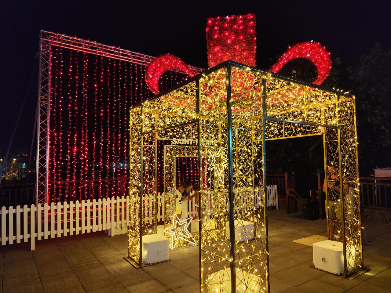 Illuminations et ambiance de Noël du centre-ville au front de mer ! Parking gratuit dès 15H.