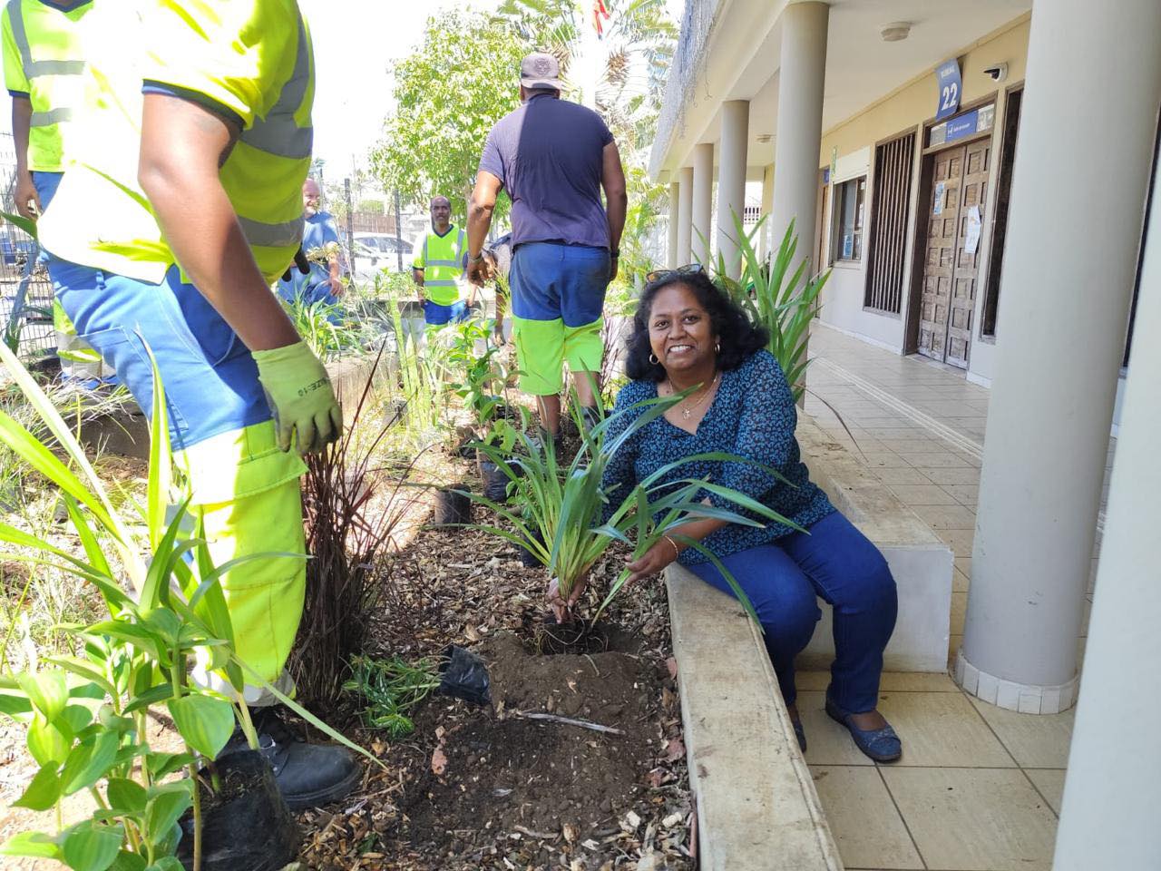 Grandboisvegetalisationmairieannexe131224