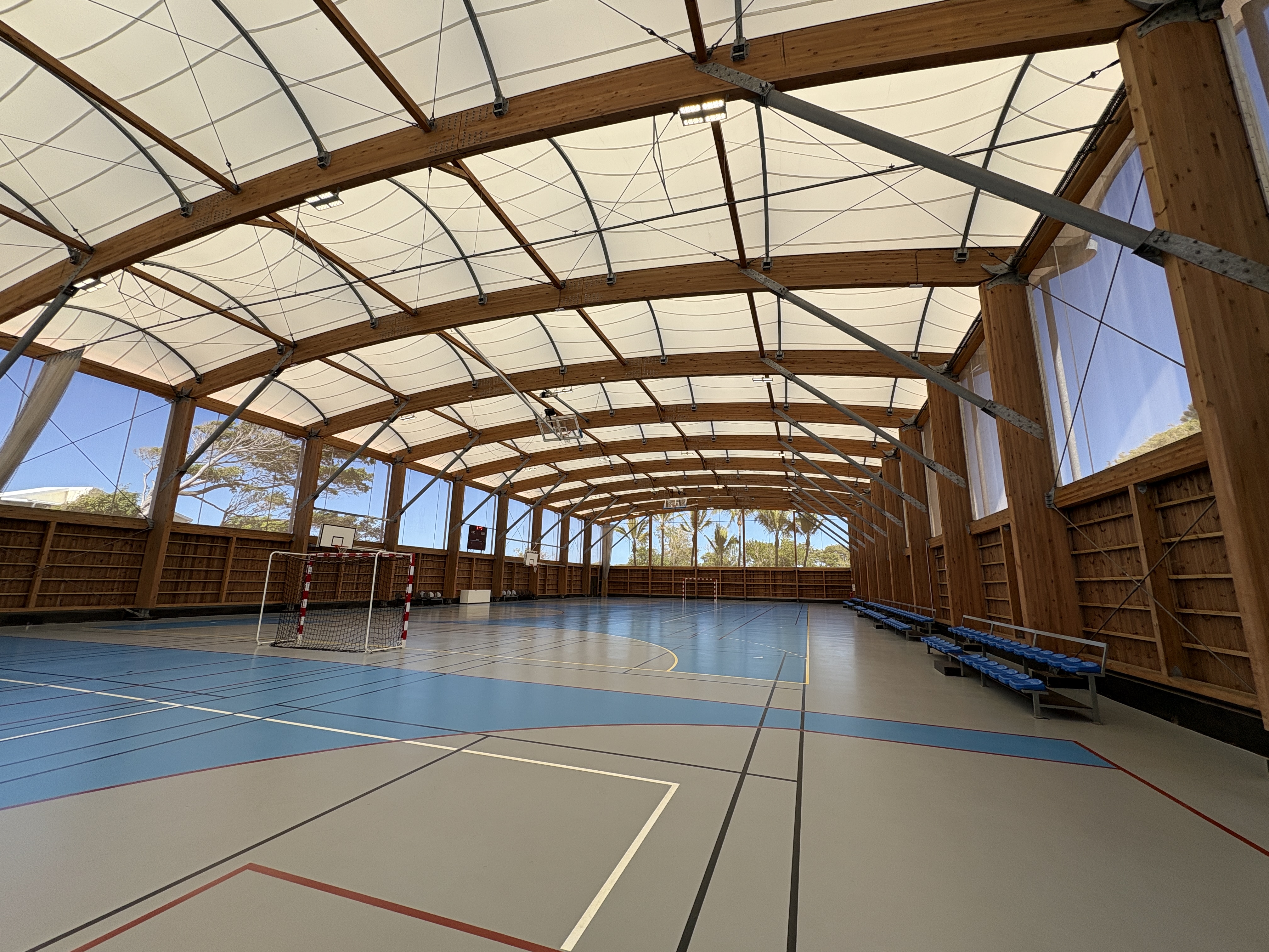 Un nouvel équipement sportif inauguré à Terre Sainte : l'aire couverte Yolande Govindama