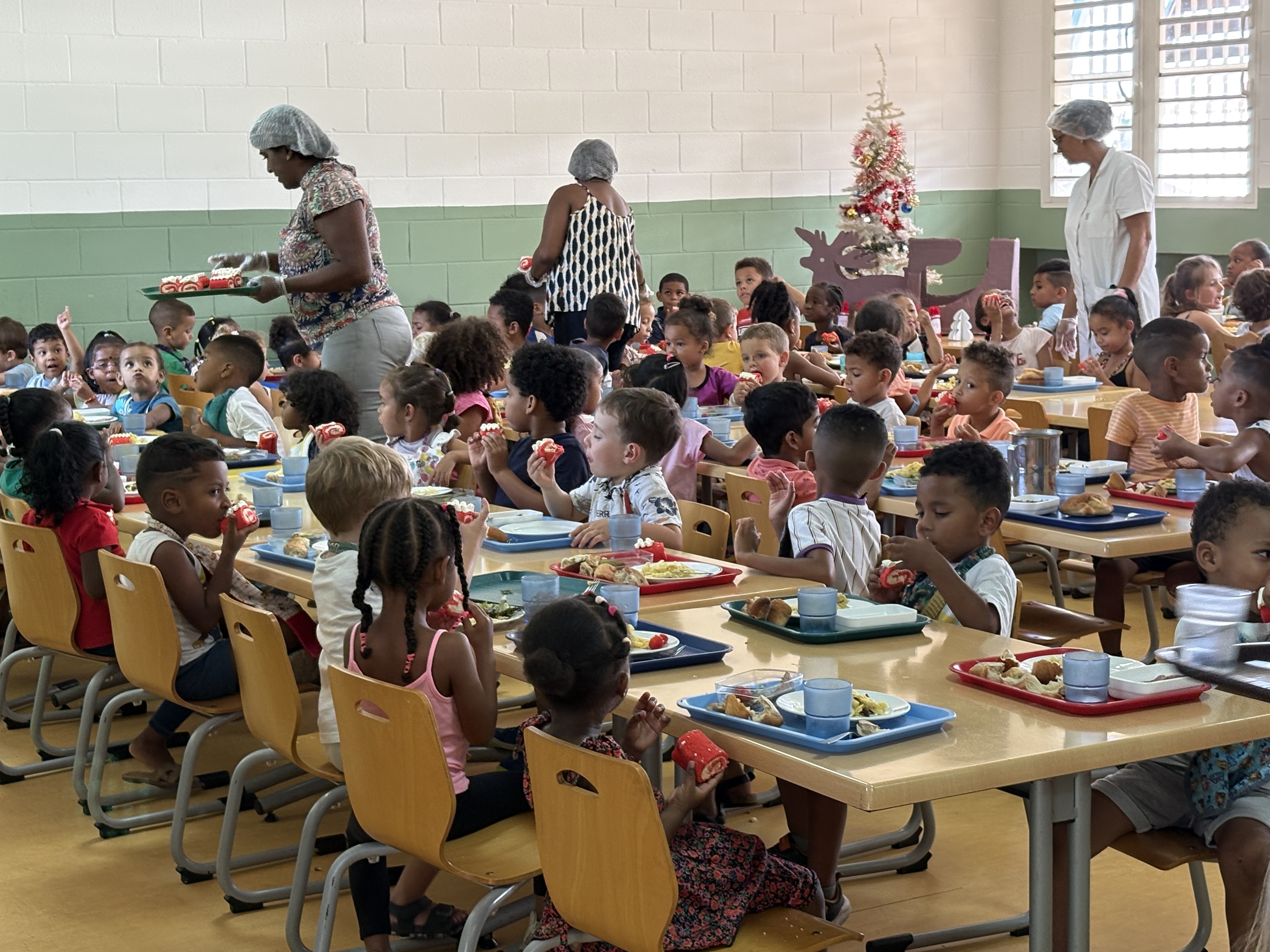Cantine à 1€/mois pour TOUS : inscriptions ouvertes