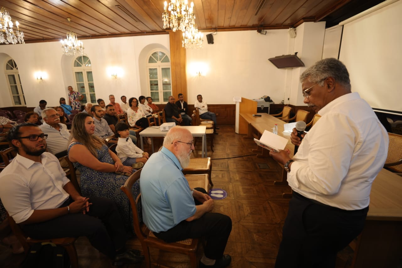 HOMMAGEDEGAULLE301124