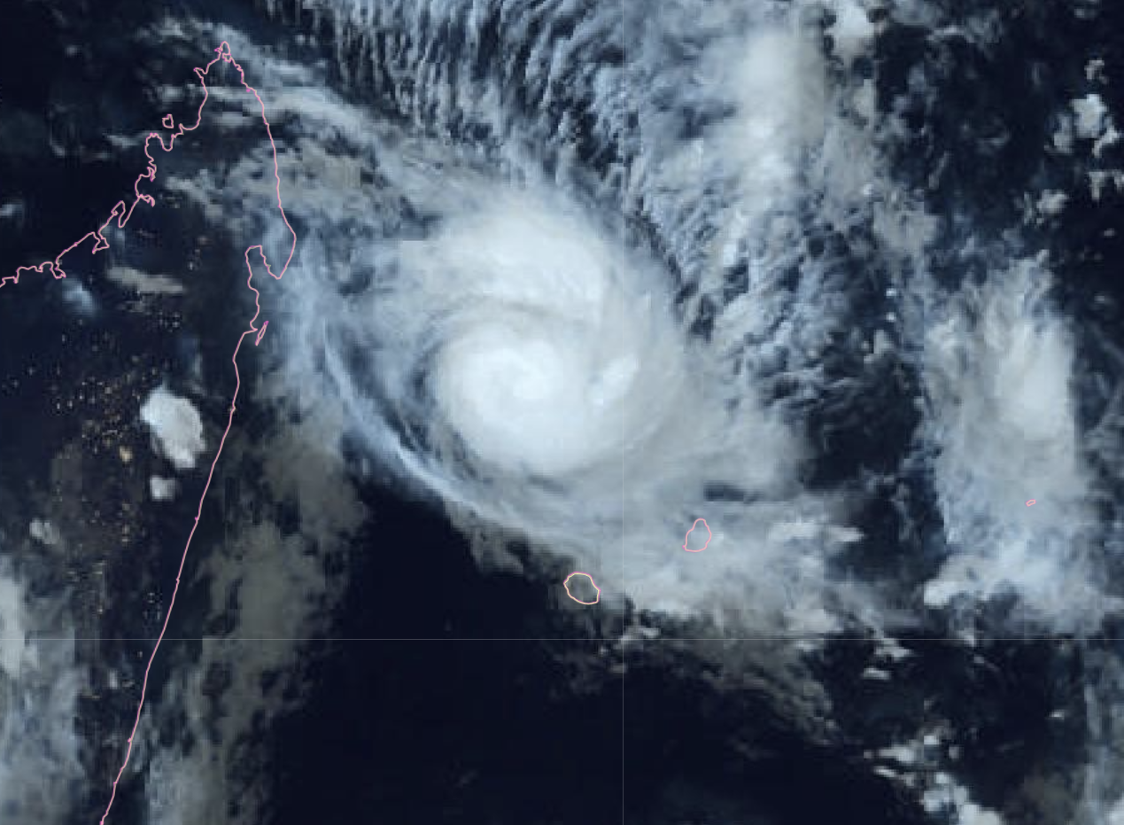 Cyclone Garance : la ville ouvre 13 centres d'hébergement et 1 centre de vie