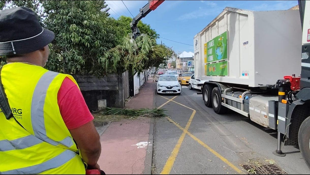 Collecte des déchets verts suite au passage du cyclone Garance