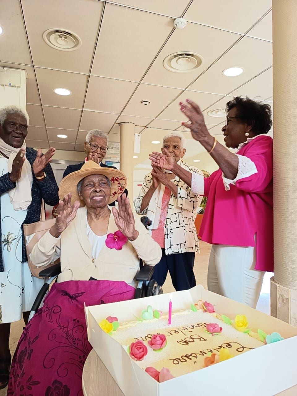 Madame Marie Louise BOUVILLON fête ses 105 ans
