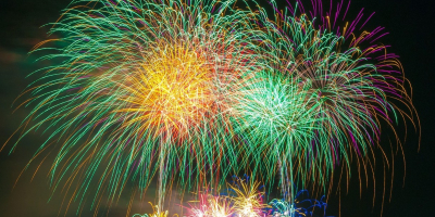 Découvrez les festivités de Saint Pierre pour la Fête Nationale : défilé, concert et feu d'artifice à 22H le 13 juillet