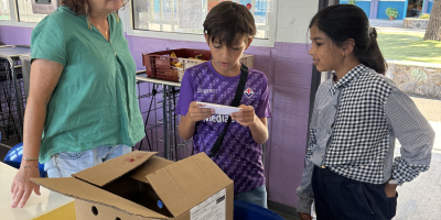 Saint Pierre offre leurs places au match de foot à des marmailles de CM2